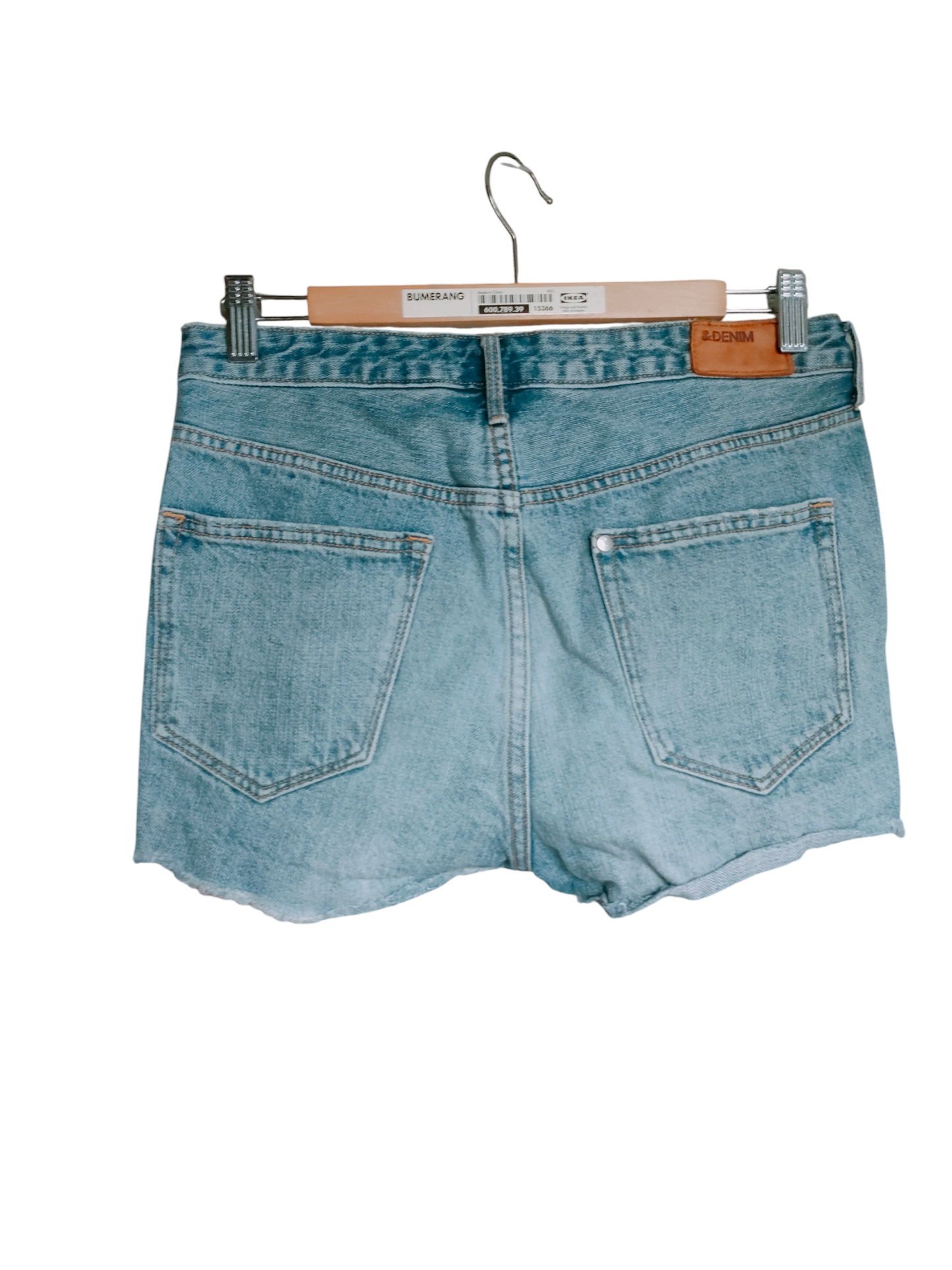 Shorts strappati
